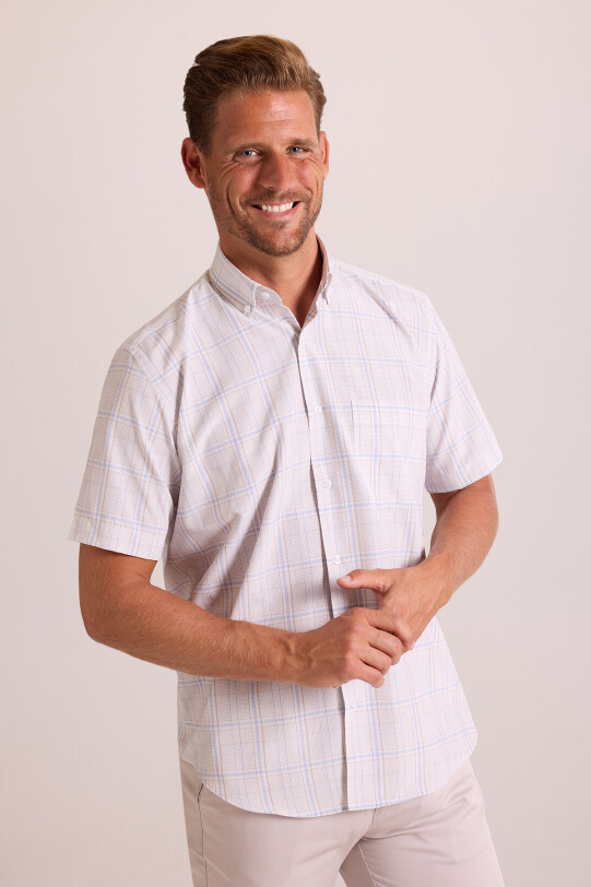 Erkek Bej Kısa Kol Regular Fit Yaka Düğmeli Gömlek