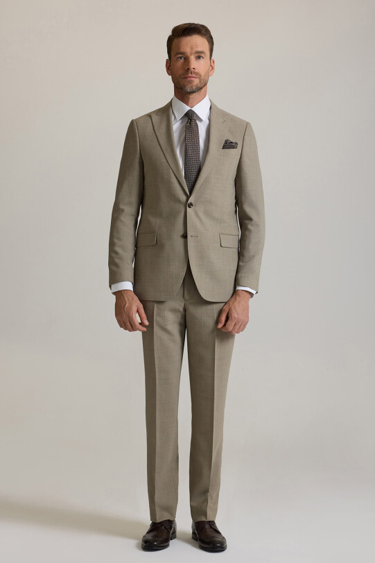 Erkek Bej Regular Fit Sivri Yaka %100 Yün Takım Elbise
