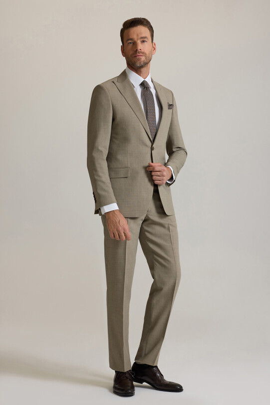 Erkek Bej Regular Fit Sivri Yaka %100 Yün Takım Elbise