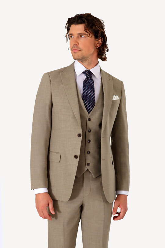 Erkek Bej Regular Fit Sivri Yaka Yelekli Takım Elbise