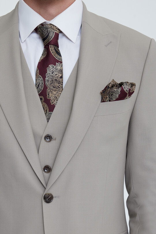 Erkek Bej Sivri Yaka Slim Fit Yelekli Takım Elbise