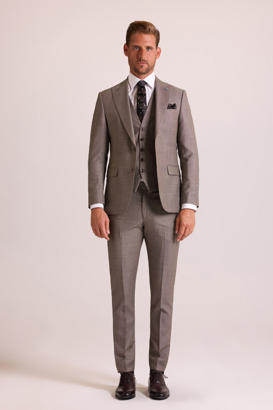 Erkek Bej Slim Fit Sivri Yaka Yelekli Takım Elbise