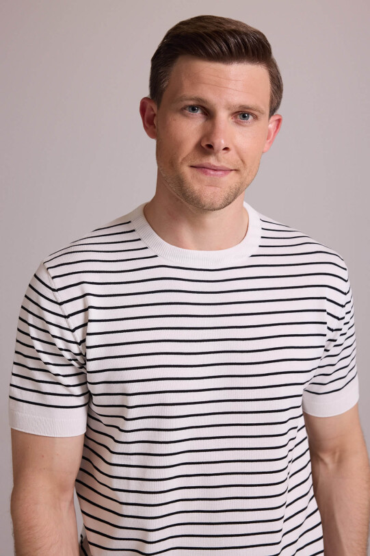 Erkek Beyaz Siyah Regular Fit Bisiklet Yaka Çizgili Tişört