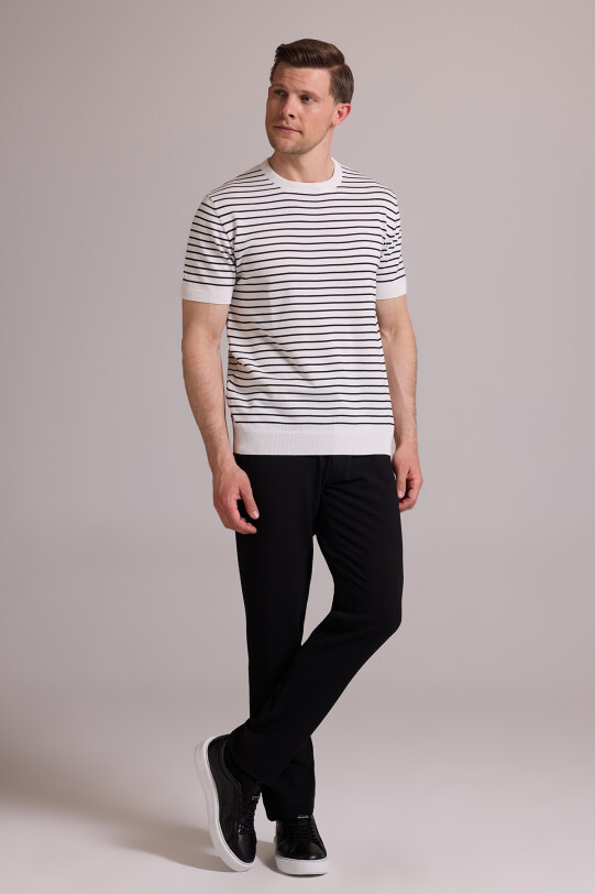 Erkek Beyaz Siyah Regular Fit Bisiklet Yaka Çizgili Tişört