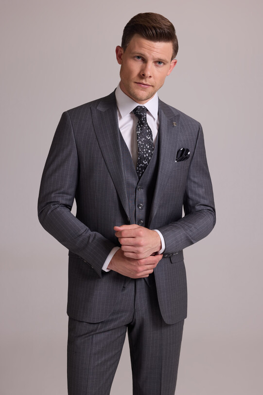 Erkek Gri Çizgili Slim Fit Çizgili Kırlangıç Yaka Yelekli Takım Elbise