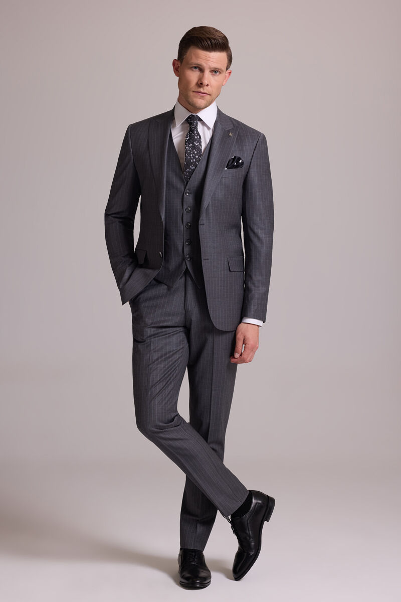 Erkek Gri Çizgili Slim Fit Çizgili Kırlangıç Yaka Yelekli Takım Elbise - 3