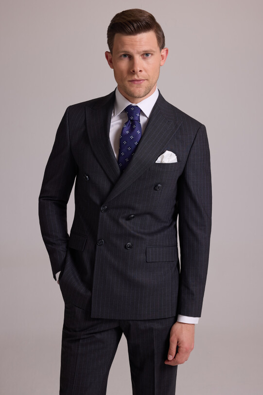 Erkek Gri Çizgili Slim Fit Sivri Yaka Kruvaze %100 Yün Takım Elbise