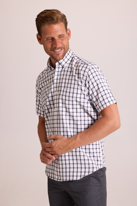 Erkek Gri Kısa Kol Regular Fit Yaka Düğmeli Kareli Gömlek