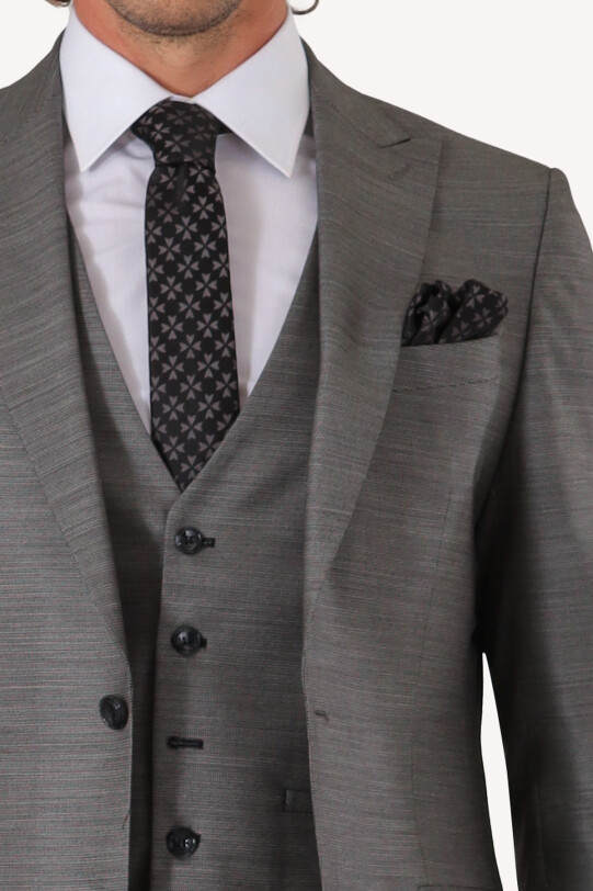 Erkek Gri Regular Fit Sivri Yaka Yelekli Takım Elbise
