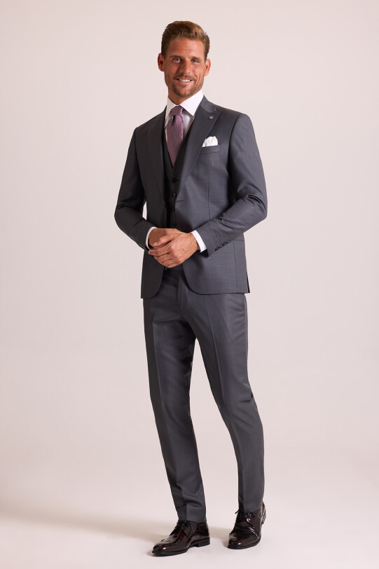 Erkek Gri Slim Fit Sivri Yaka Yelekli Takım Elbise