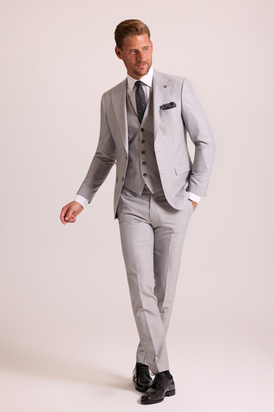 Erkek Gri Slim Fit Sivri Yaka Yelekli Takım Elbise