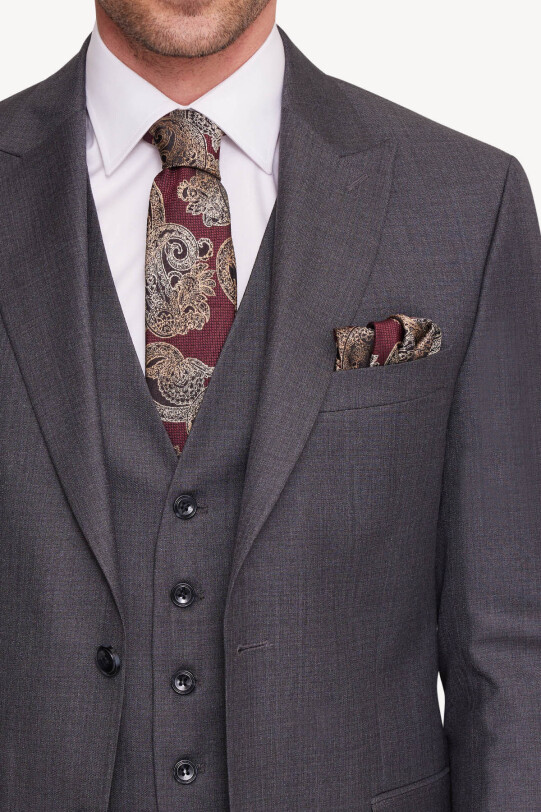 Erkek Gri Slim Fit Sivri Yaka Yelekli Takım Elbise