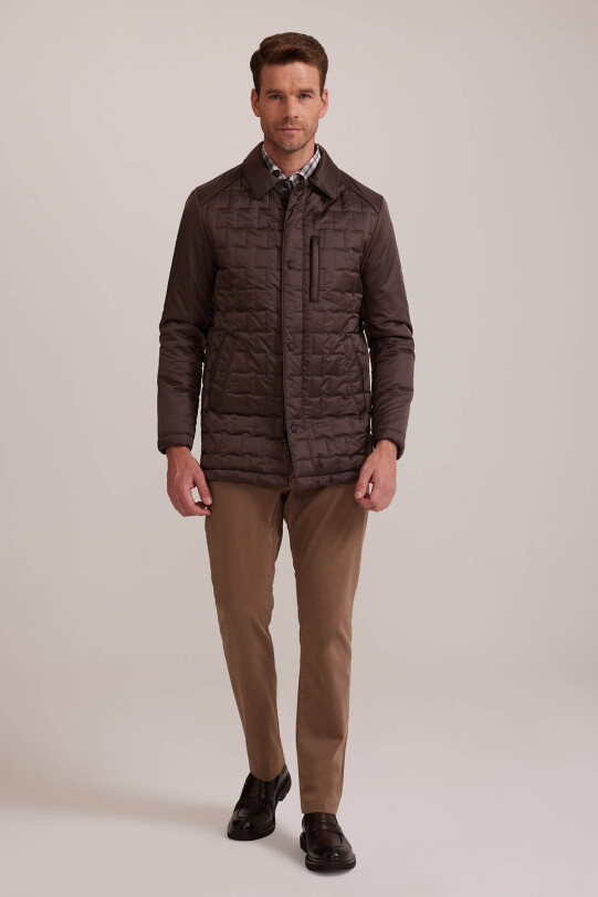 Erkek Kahverengi Regular Fit Kare Desenli Yakalı Kaban