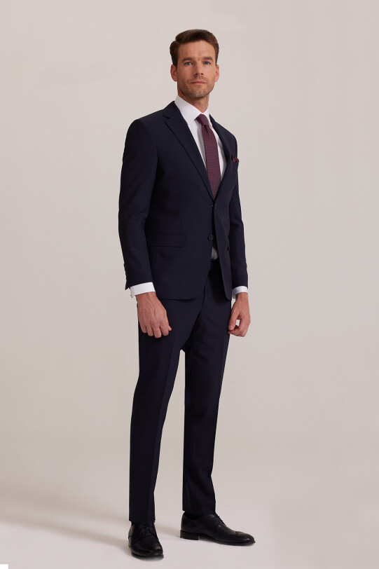 Erkek Koyu Lacivert Slim Fit %100 Yün Takım Elbise