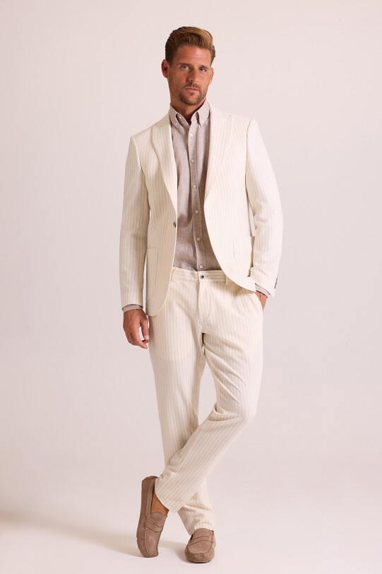 Erkek Krem Regular Fit Tiamo Sivri Yaka Takım Elbise