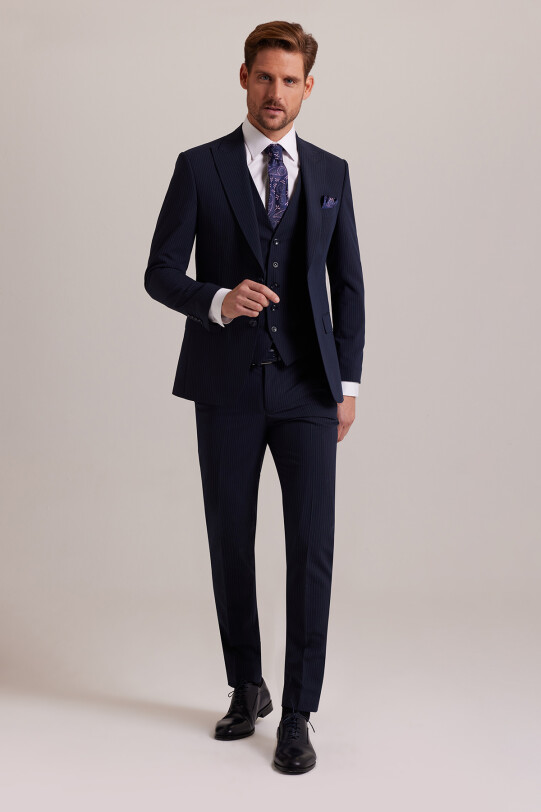 Erkek Lacivert Çizgili Slim Fit Sivri Yaka Yelekli Takım Elbise