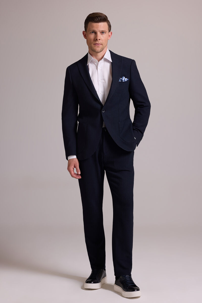 Erkek Lacivert Slim Fit Sivri Yaka Takım Elbise - 1