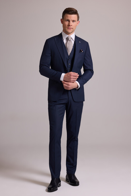 Erkek Lacivert Slim Fit Yün Karışımlı Sivri Yaka Çizgili Yelekli Takım Elbise