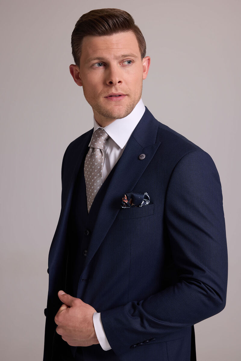 Erkek Lacivert Slim Fit Yün Karışımlı Sivri Yaka Çizgili Yelekli Takım Elbise - 6