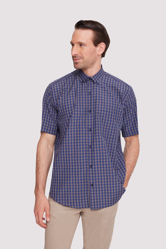 Erkek Regular Fit Yaka Düğmeli Kareli Gömlek