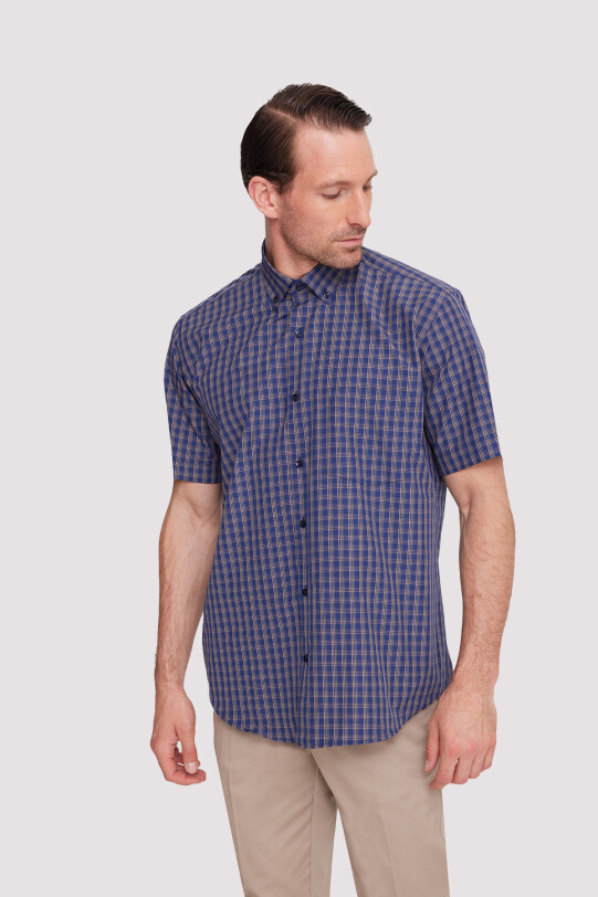Erkek Regular Fit Yaka Düğmeli Kareli Gömlek