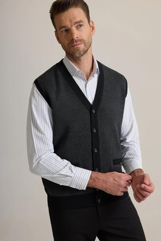 Erkek Siyah Desenli Triko Yelek