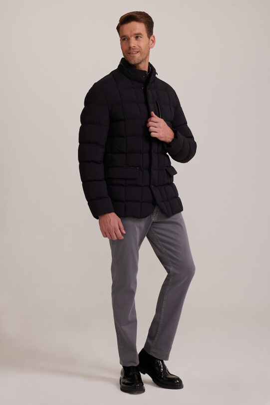 Erkek Siyah Regular Fit Hakim Yaka Gizli Kapüşonlu Kaban