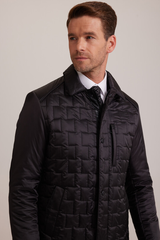 Erkek Siyah Regular Fit Kare Desenli Yakalı Kaban