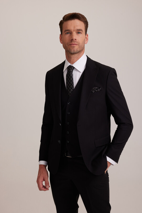 Erkek Siyah Slim Fit Yelekli Sivri Yaka Takım Elbise